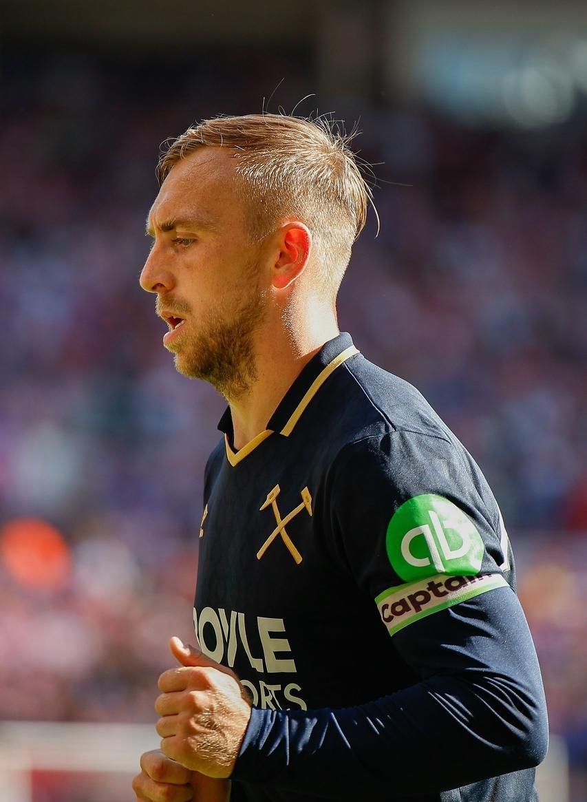 转折点！上海海港防线松动，英超集结日攻防权衡，球迷炸锅，训练强度明显提升的简单介绍-开云